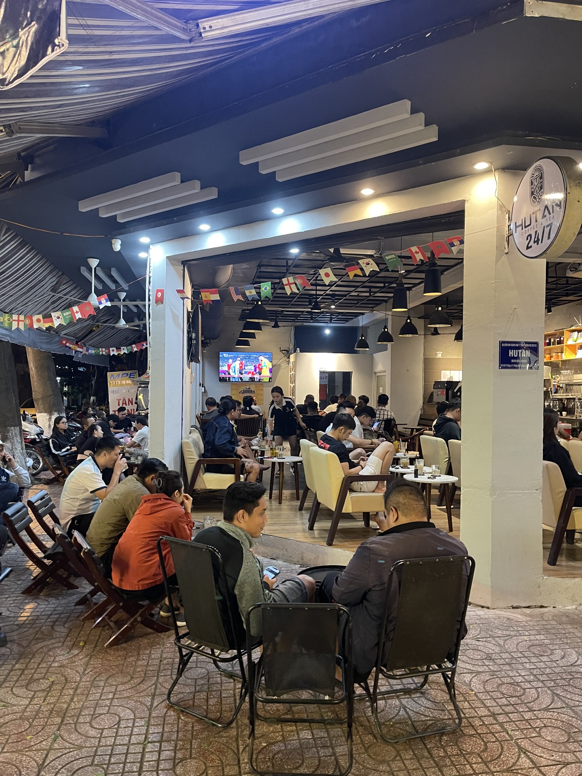 Tìm hiểu mô hình kinh doanh cà phê 24/7